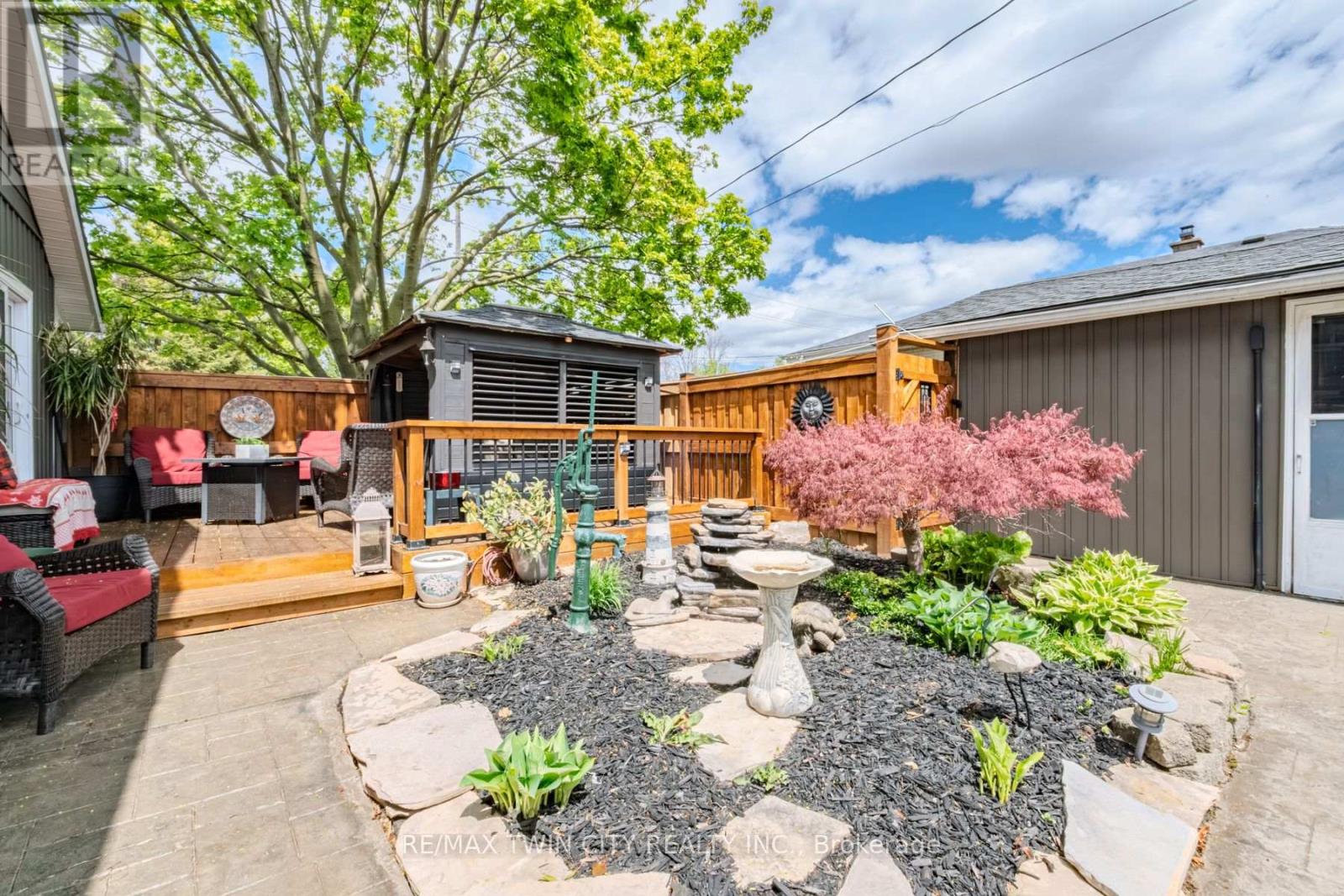 36 CRANDELL AVENUE - 39