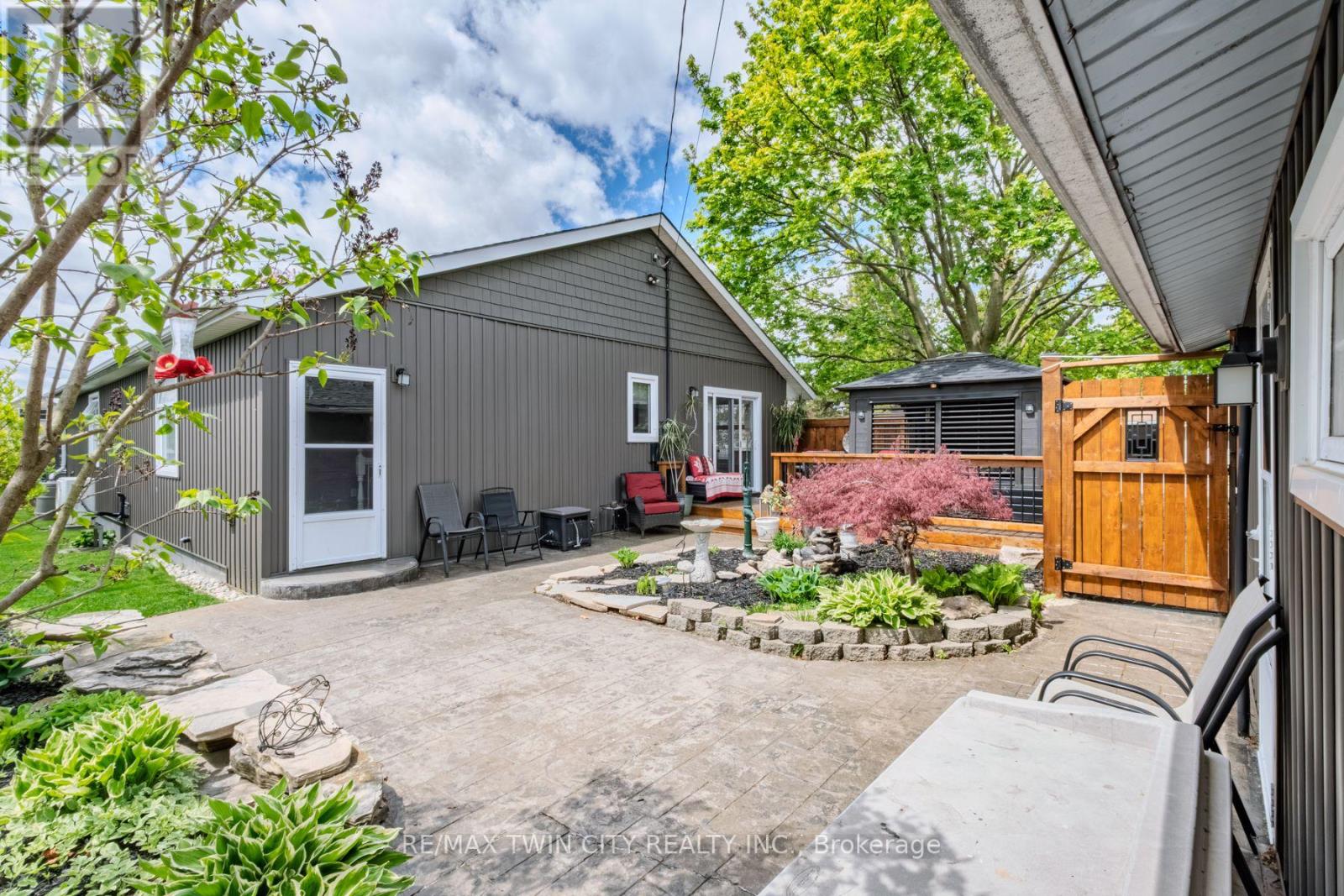 36 CRANDELL AVENUE - 40