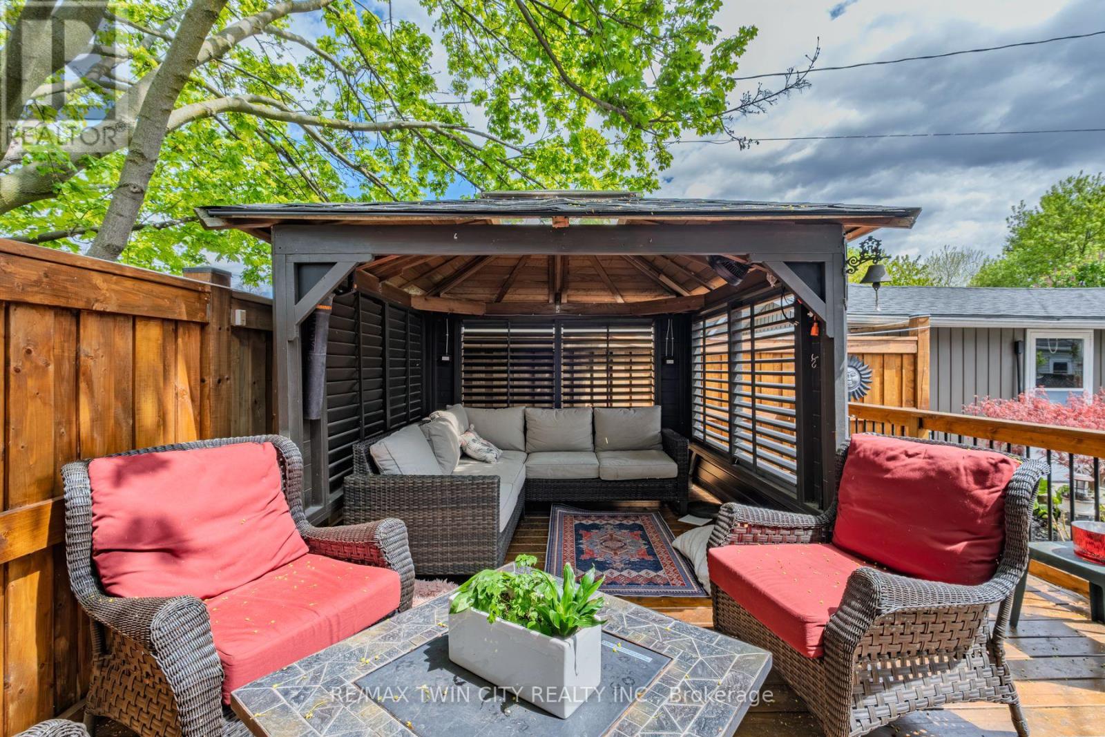 36 CRANDELL AVENUE - 43