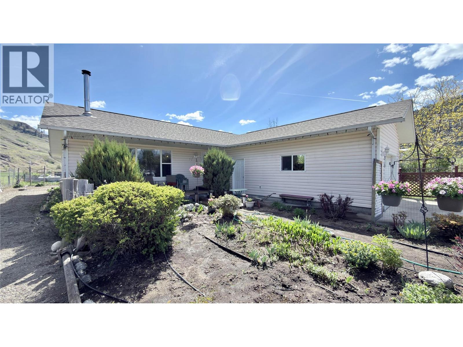 816 Division Street, Midway