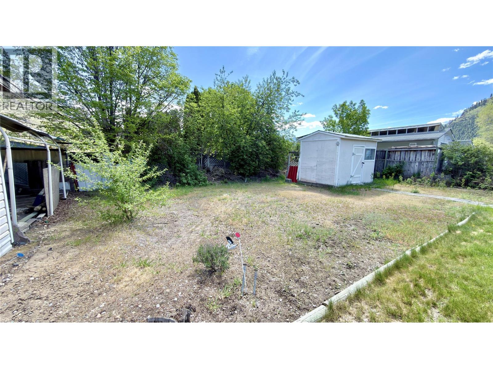 816 Division Street, Midway