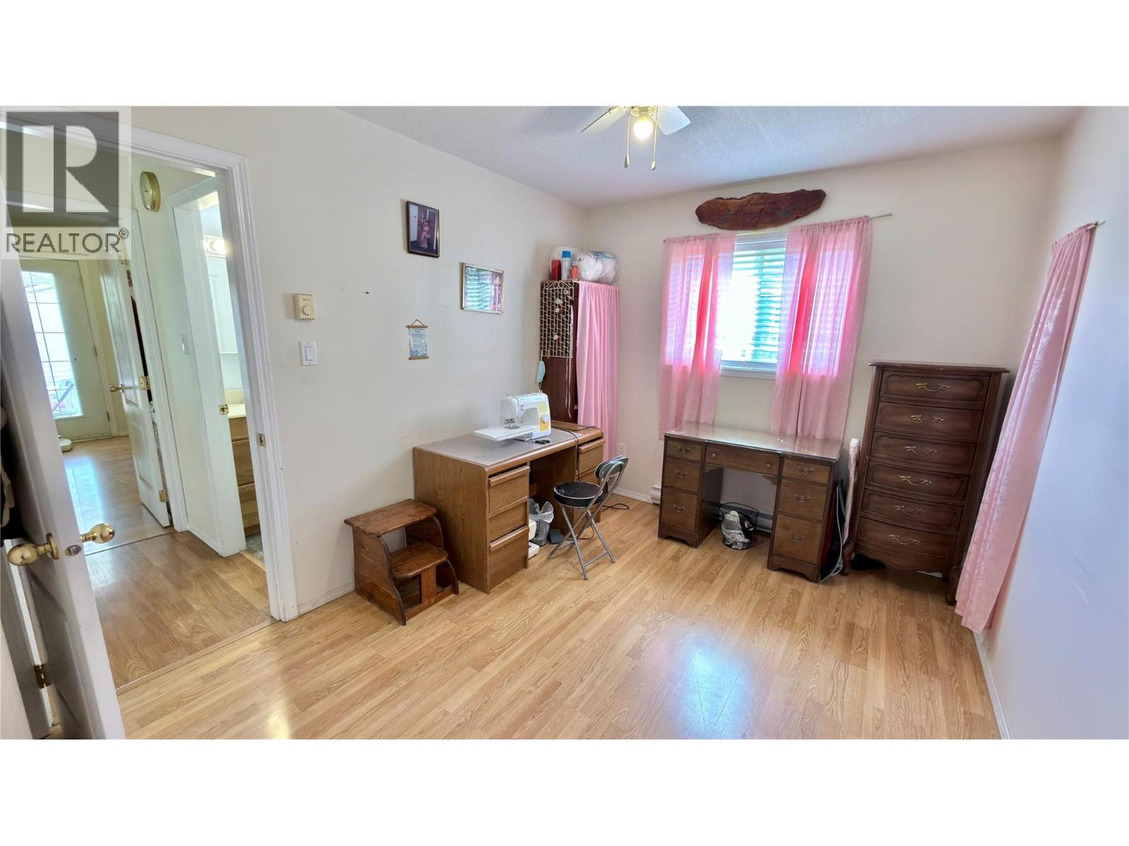816 Division Street, Midway
