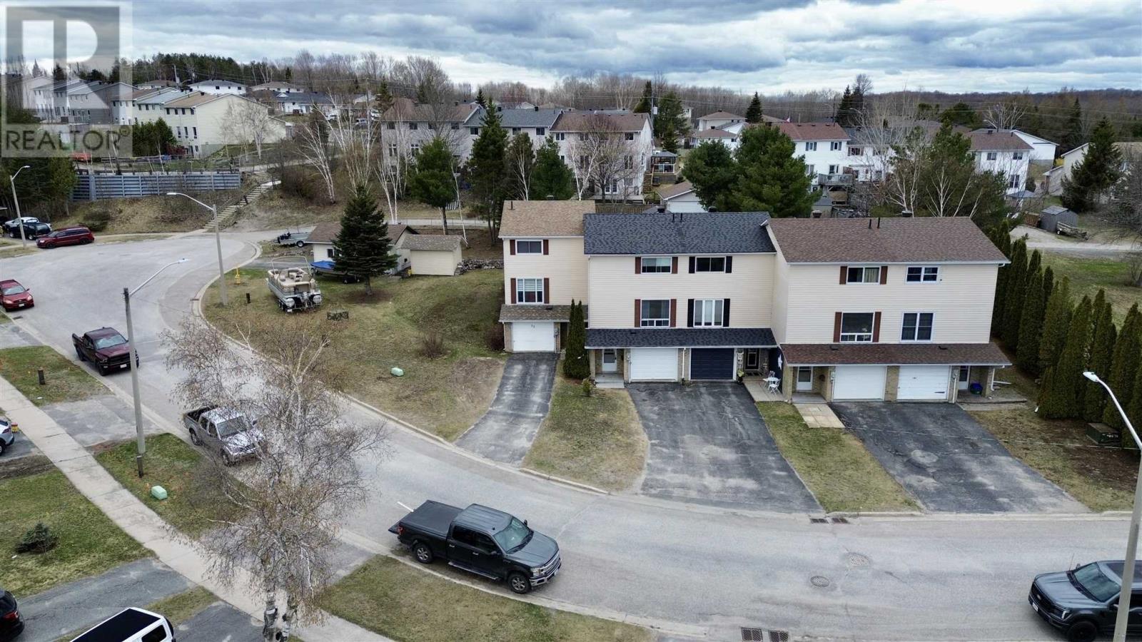 31 Forest PL, Elliot Lake, Ontario, P5A3C5 — Photo 4