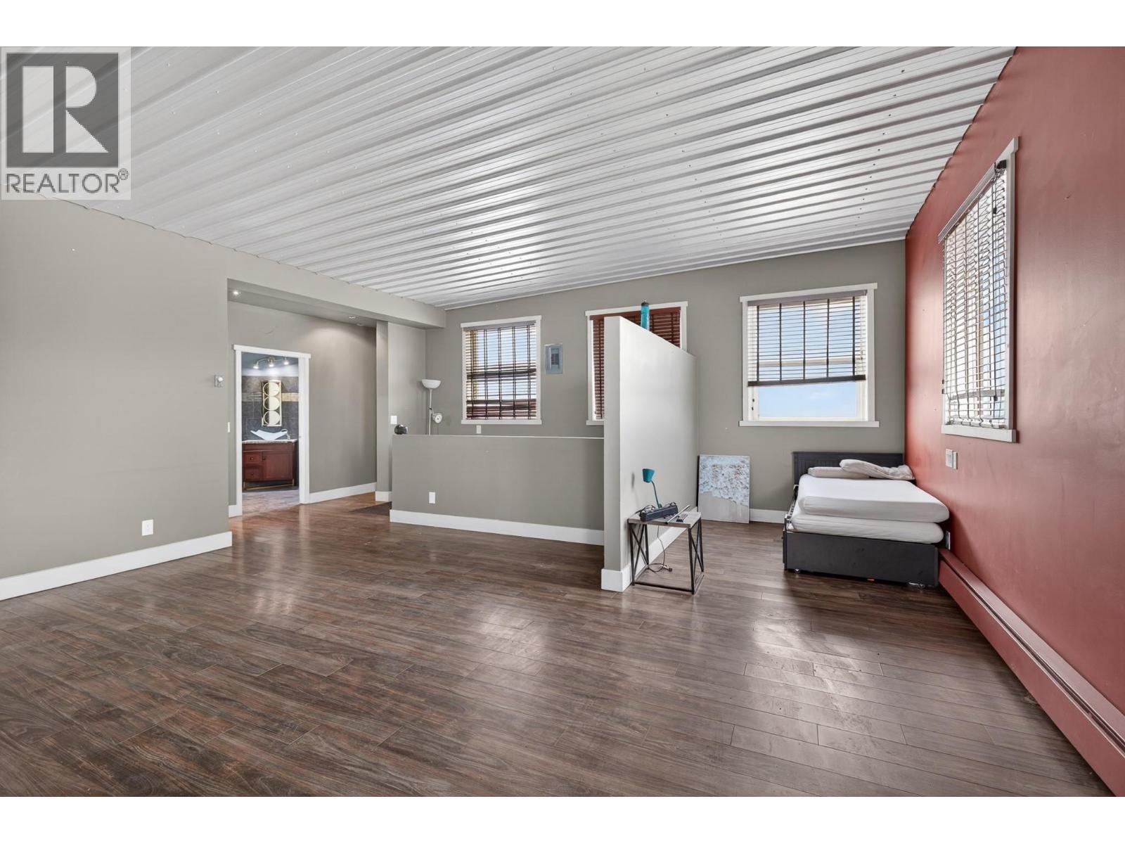  6245 97 Highway, Vernon