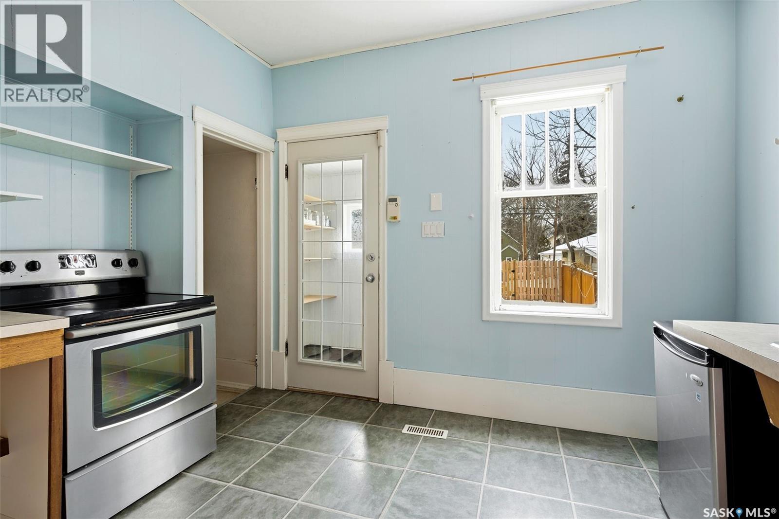 1929 TORONTO STREET - 9