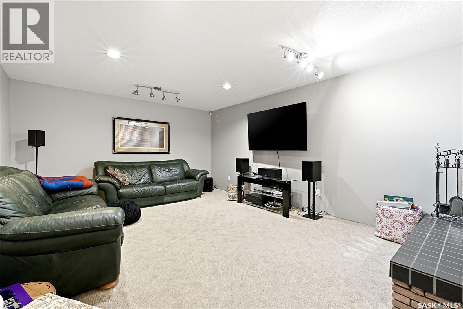 4220 Hillsdale STREET - 23