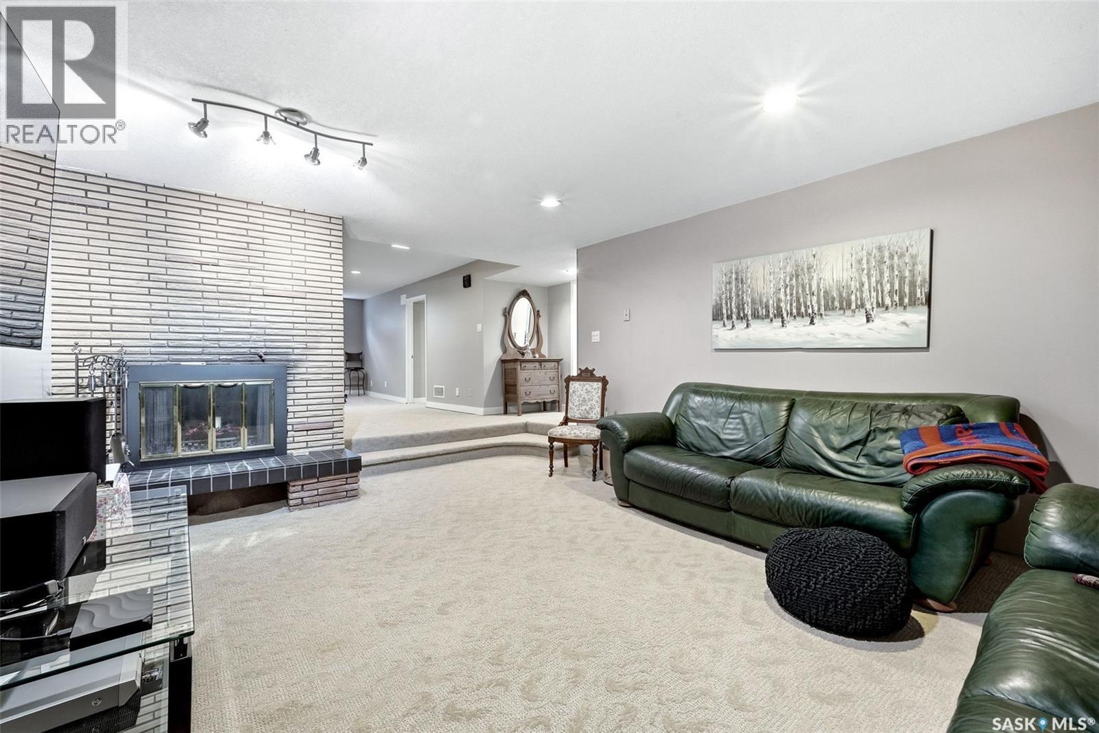 4220 Hillsdale STREET - 24