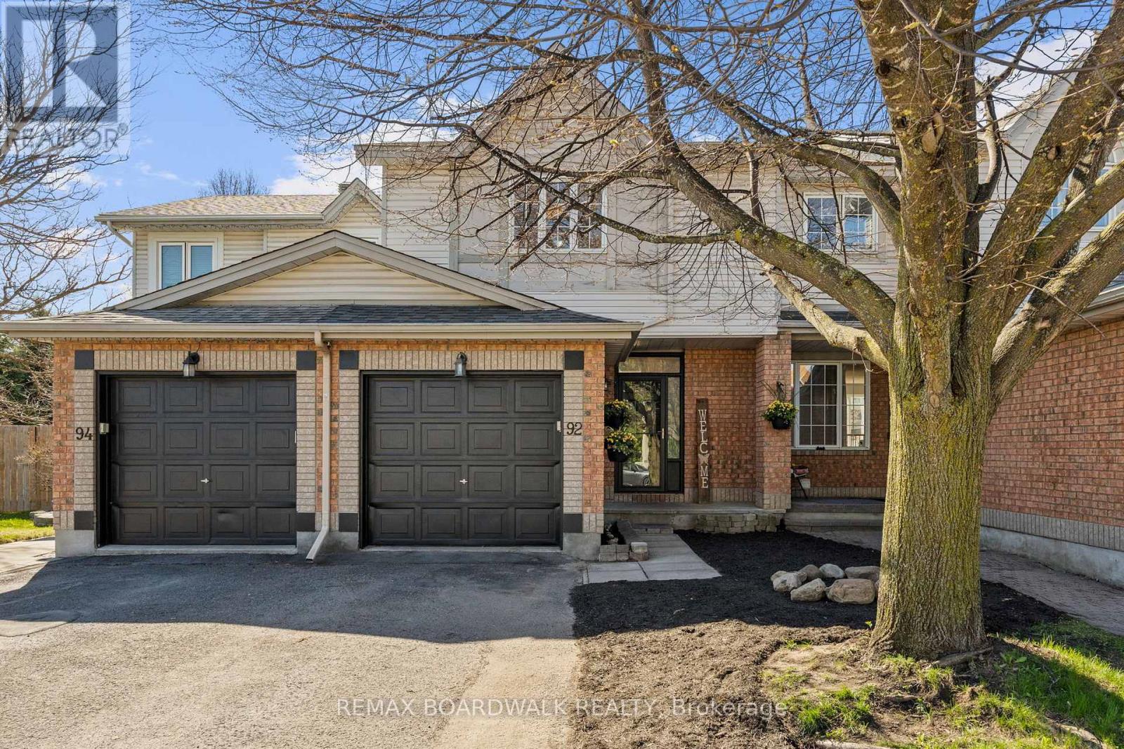 Welcome to 92 Kincardine Dr!