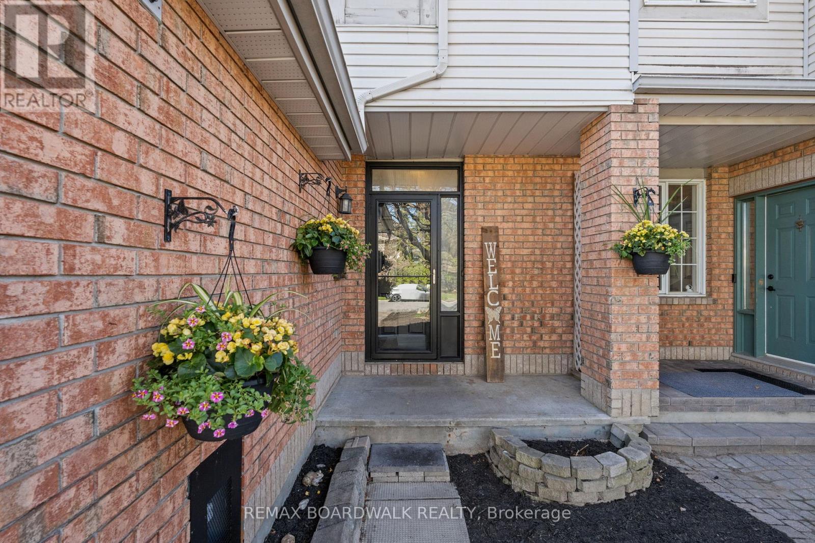 Spacious front step