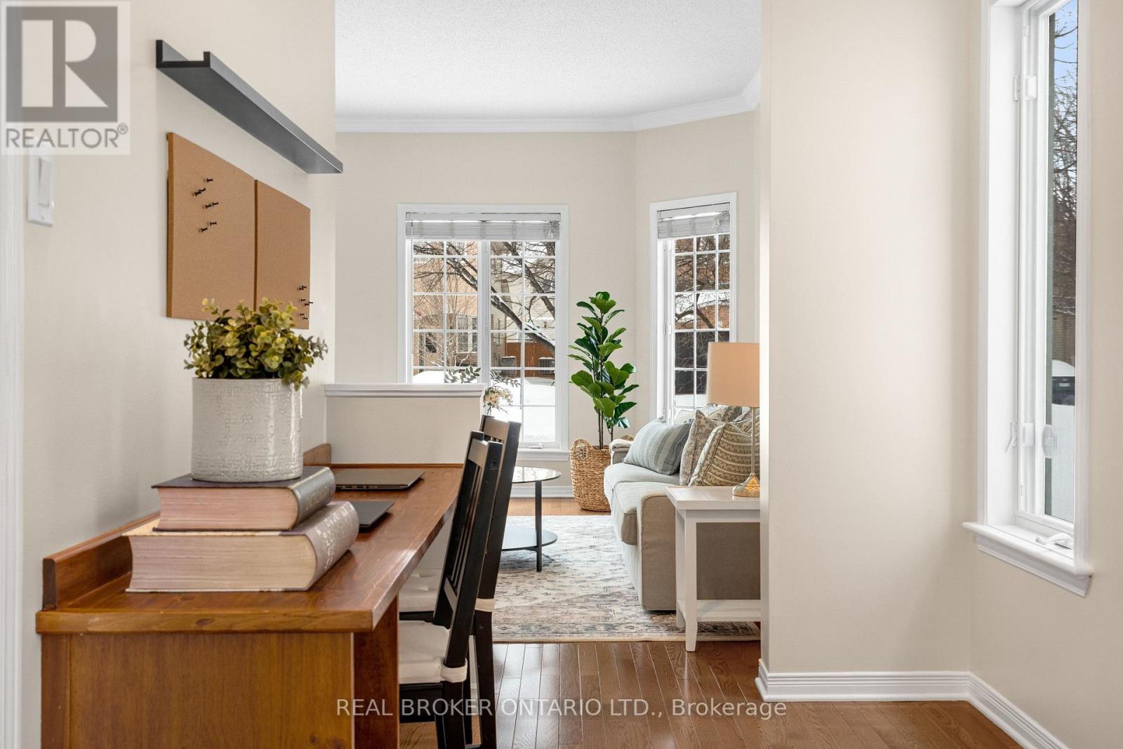 41 GOLDER'S GREEN LANE - 12