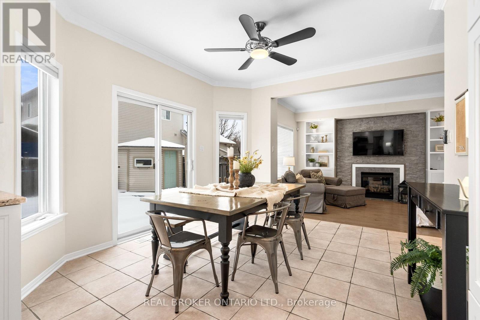 41 GOLDER'S GREEN LANE - 17