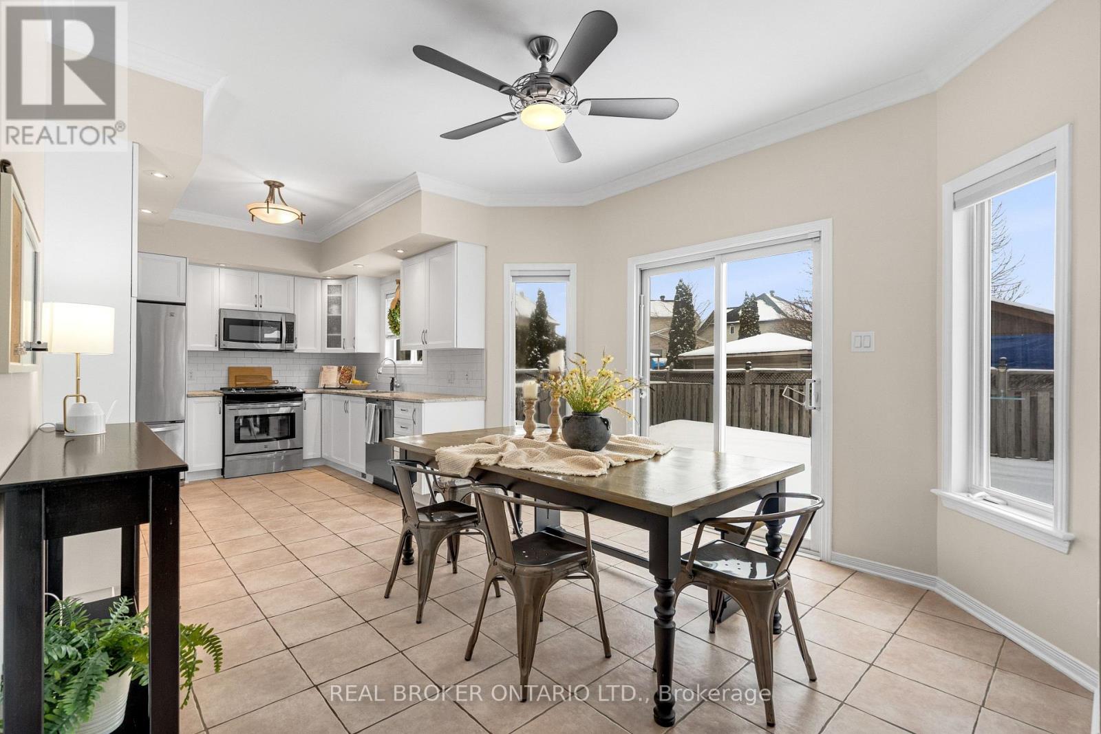 41 GOLDER'S GREEN LANE - 18