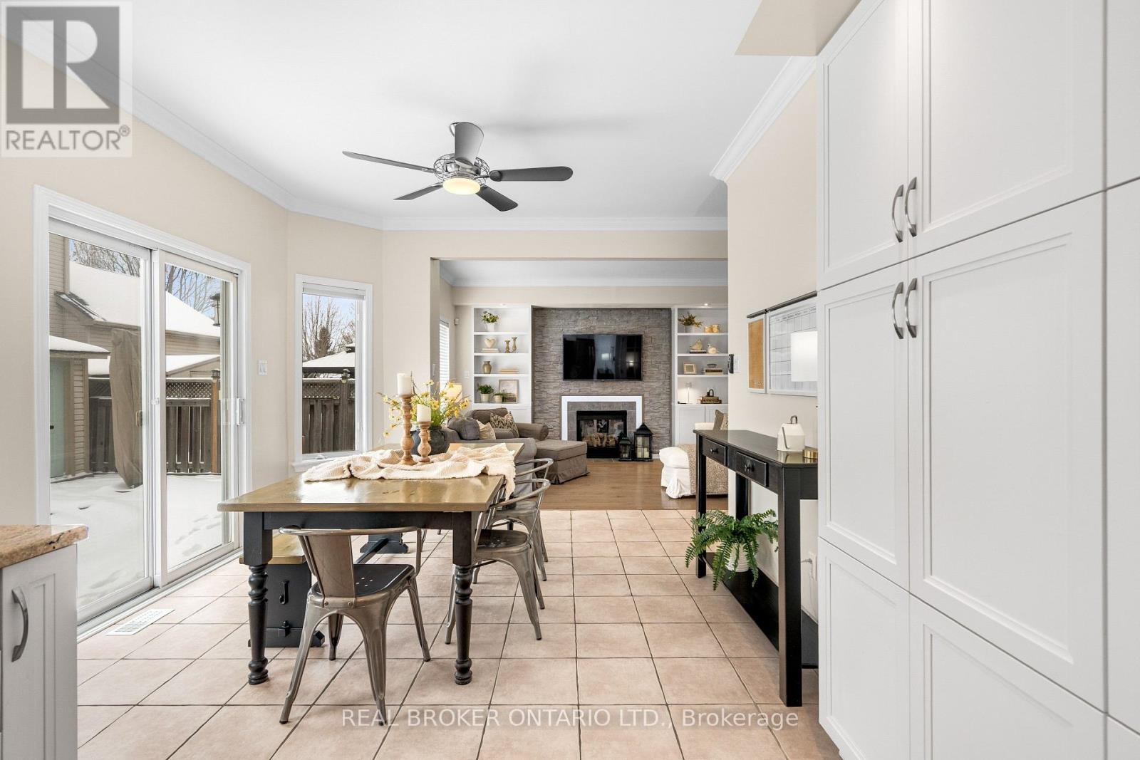 41 GOLDER'S GREEN LANE - 19