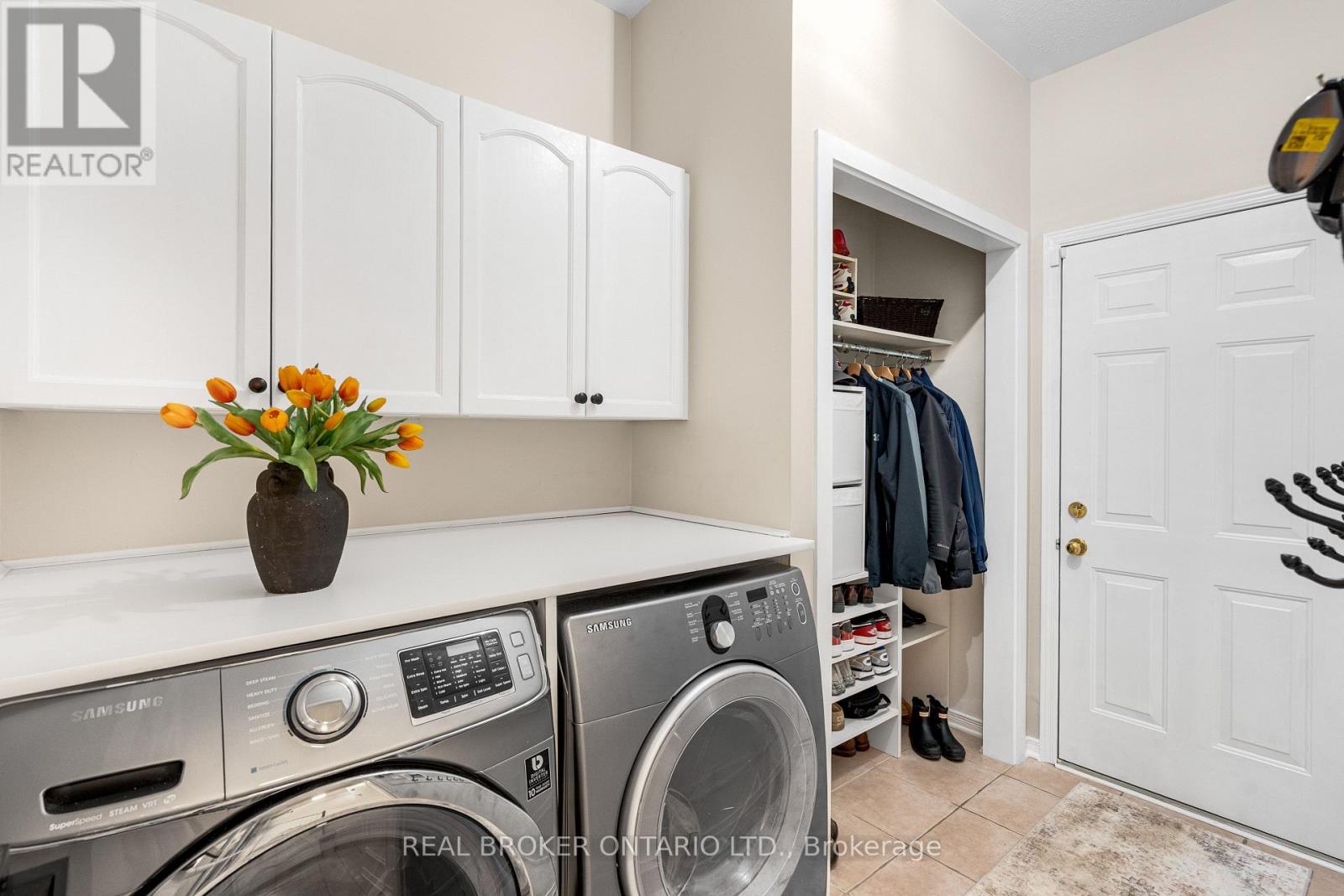 41 GOLDER'S GREEN LANE - 24