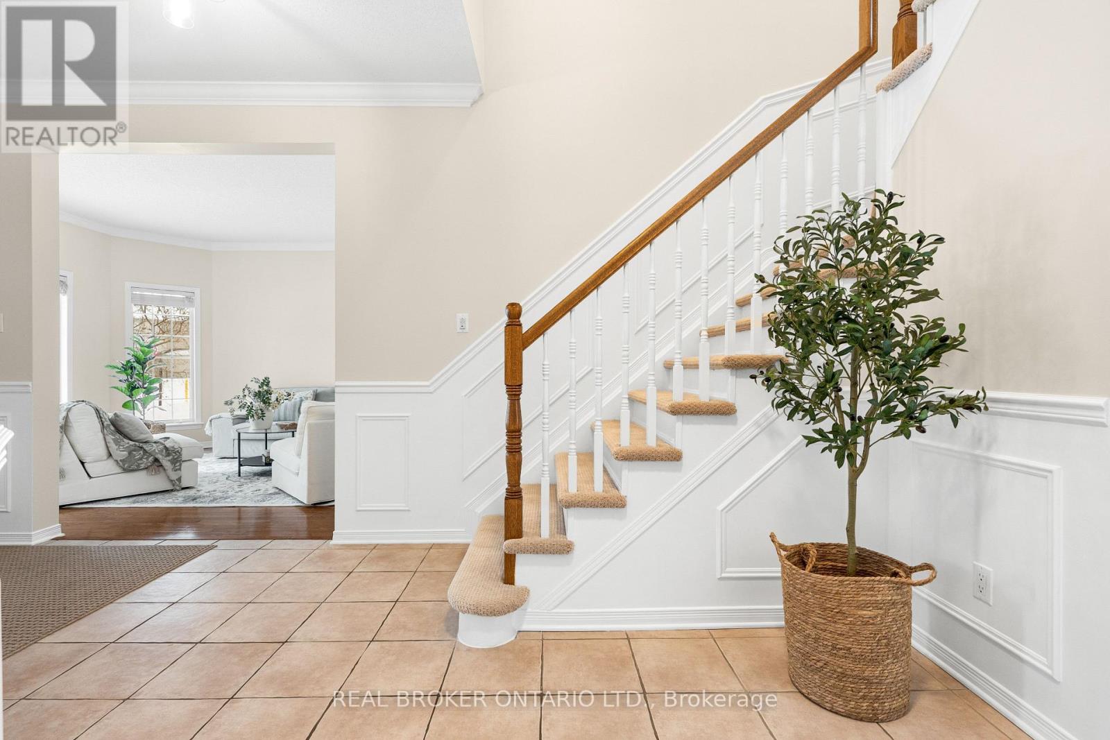 41 GOLDER'S GREEN LANE - 26