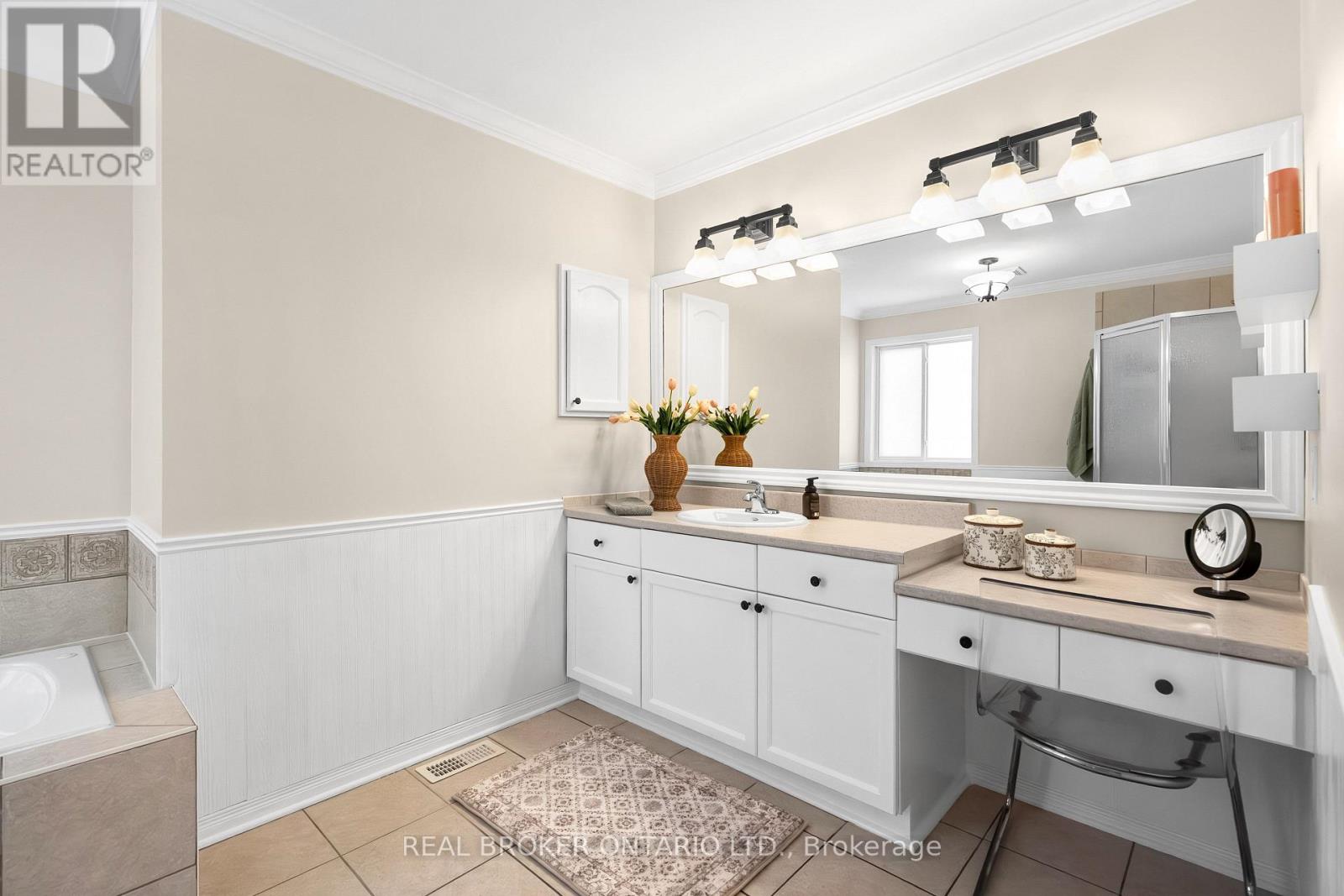 41 GOLDER'S GREEN LANE - 30