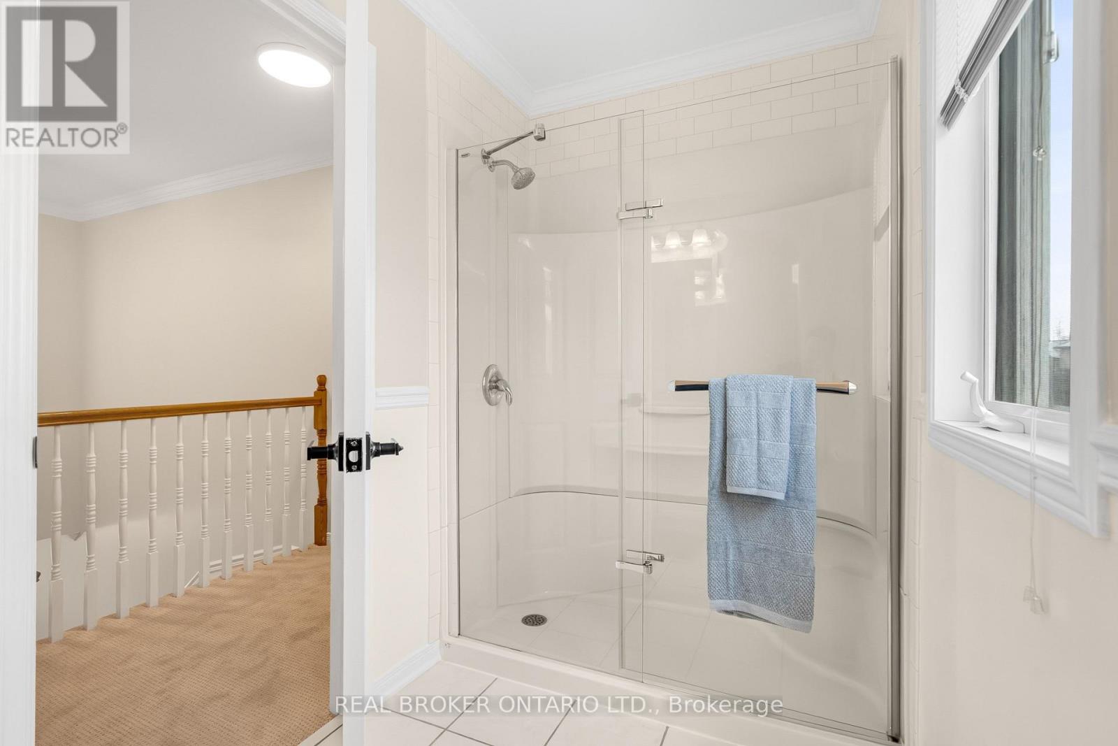 41 GOLDER'S GREEN LANE - 36