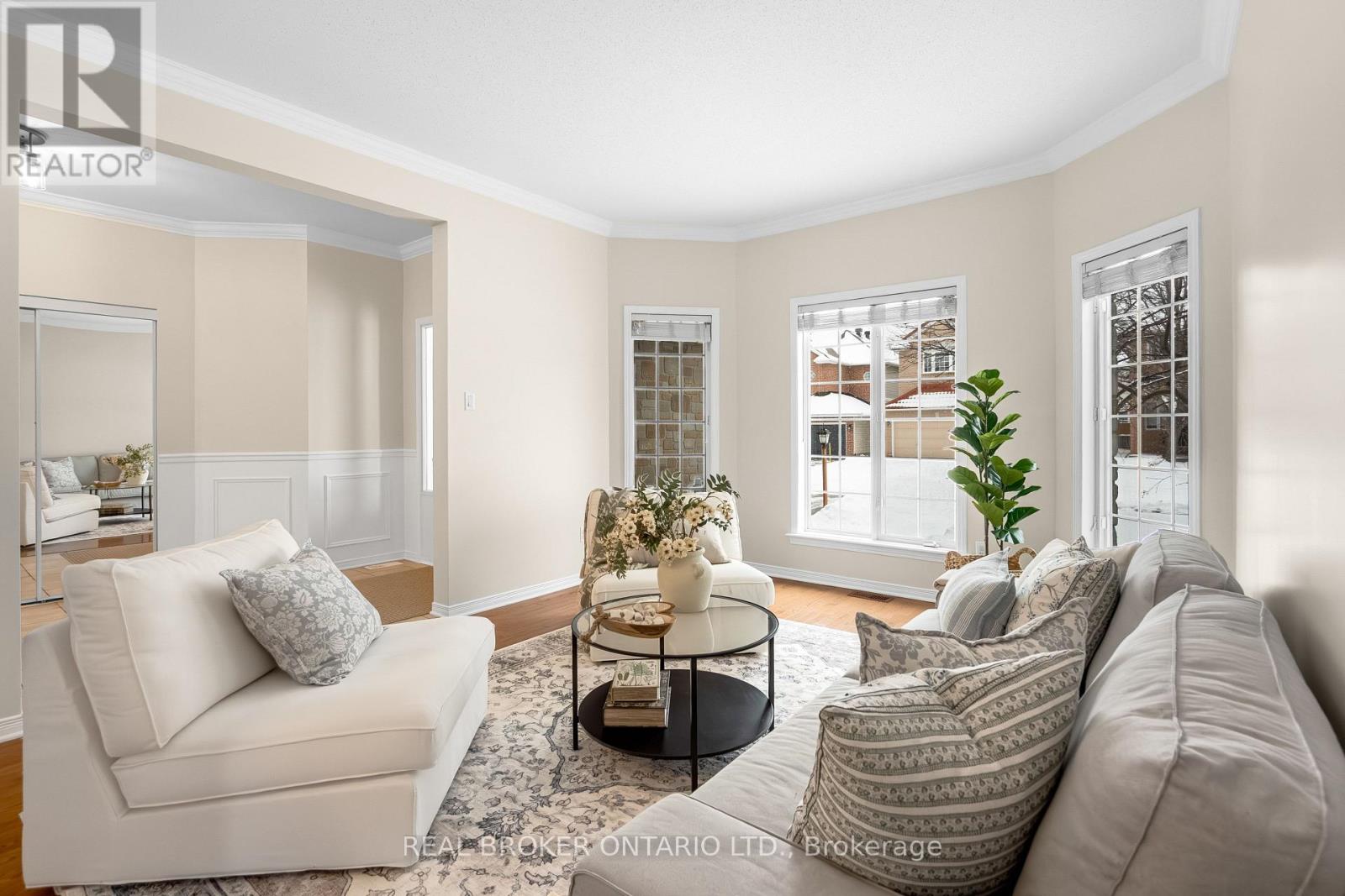 41 GOLDER'S GREEN LANE - 8