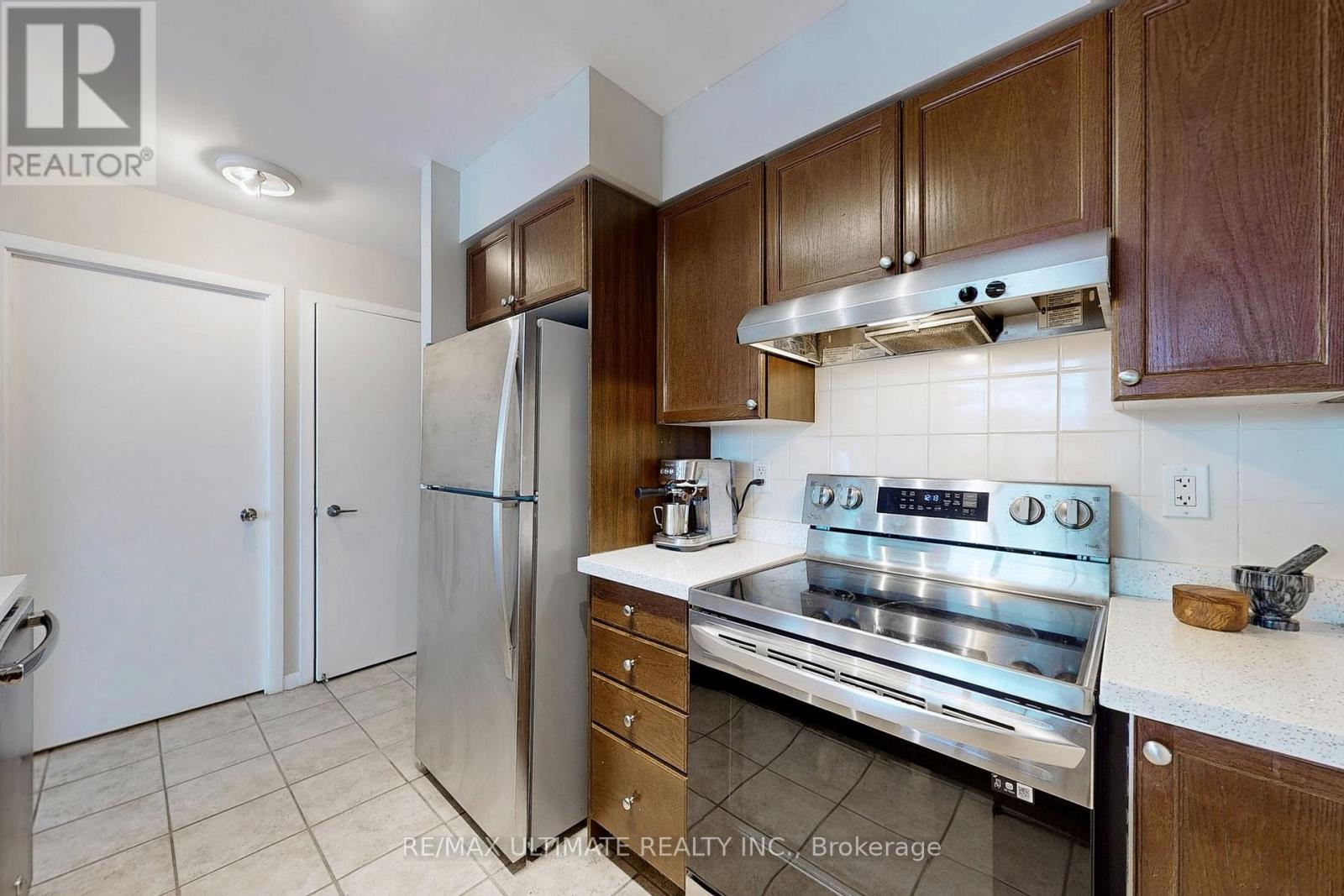 #228 231 FORT YORK BOULEVARD - 11