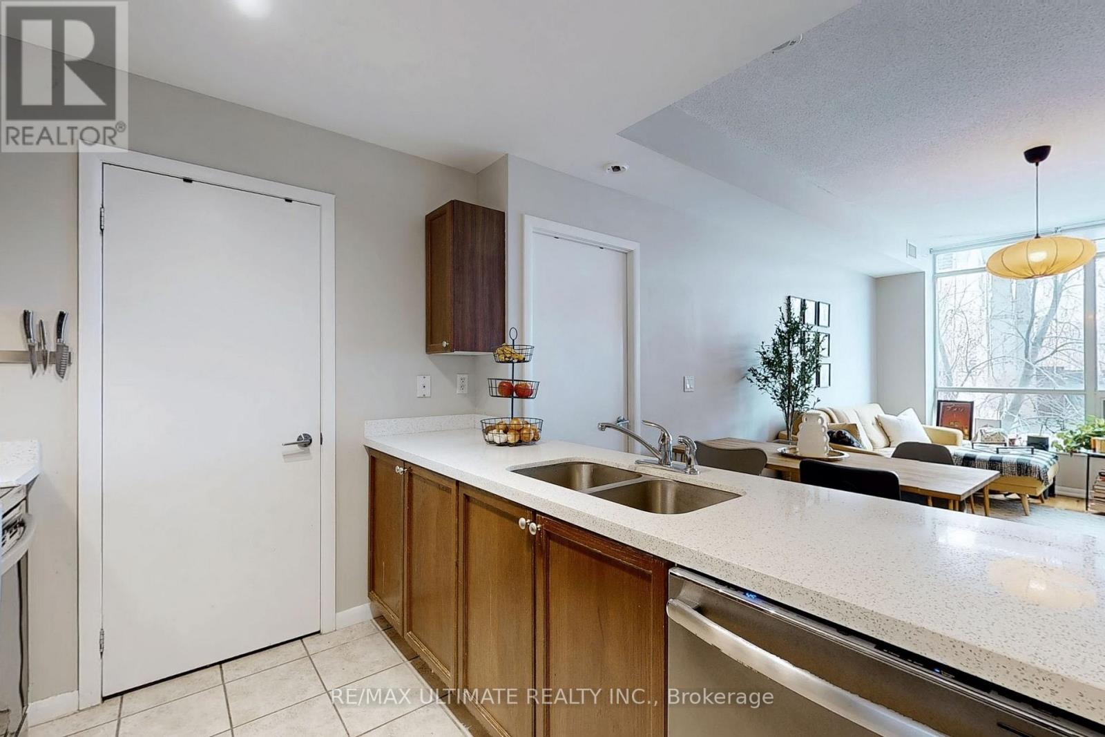 #228 231 FORT YORK BOULEVARD - 12