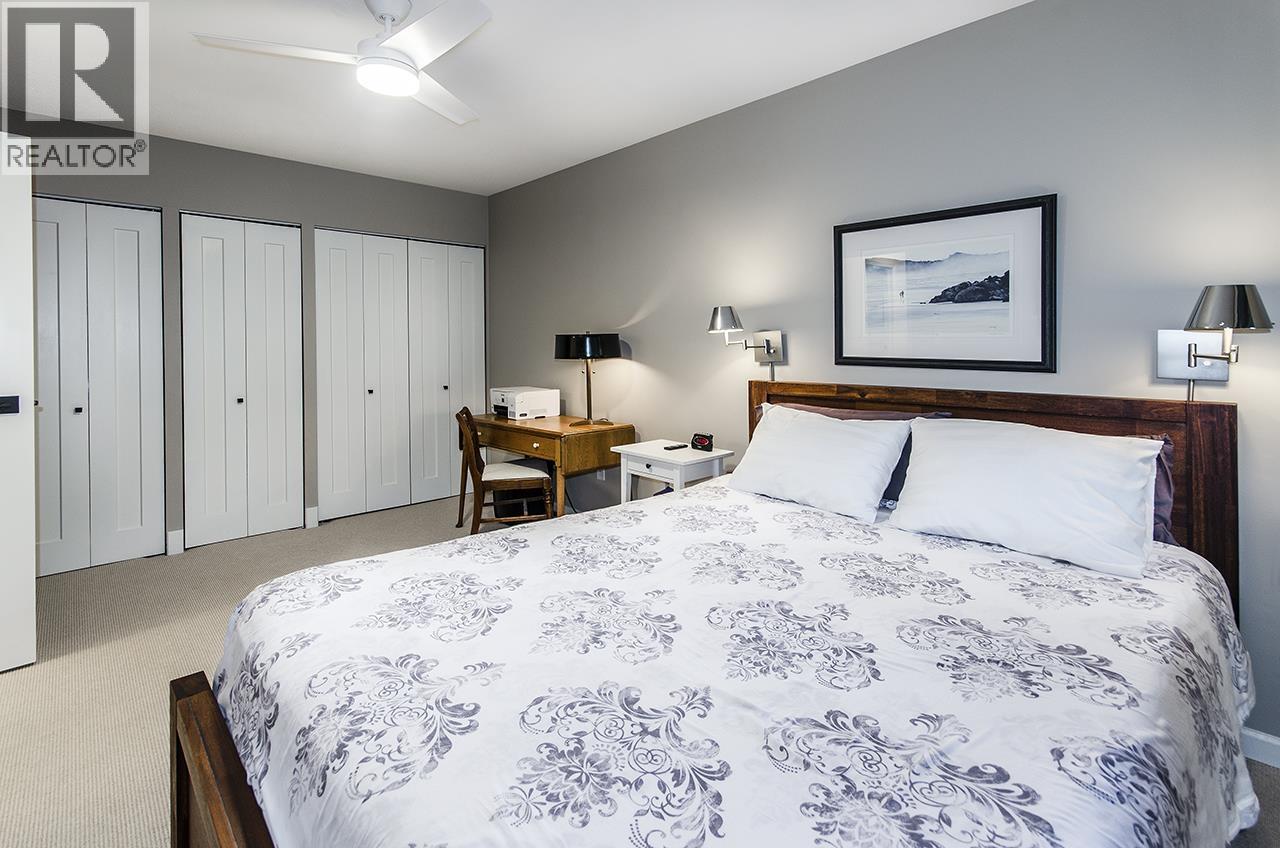 211 235 KEITH ROAD, West Vancouver
