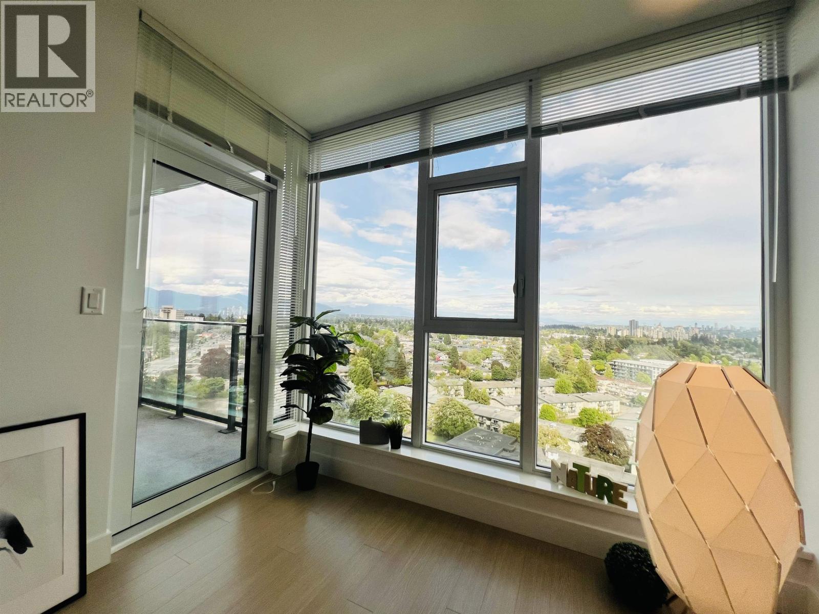 1 Bed, 1 Bath Condo for Sale in Burnaby – 1706 7388 KINGSWAY, Burnaby – MLS# R3122549 - Image 6