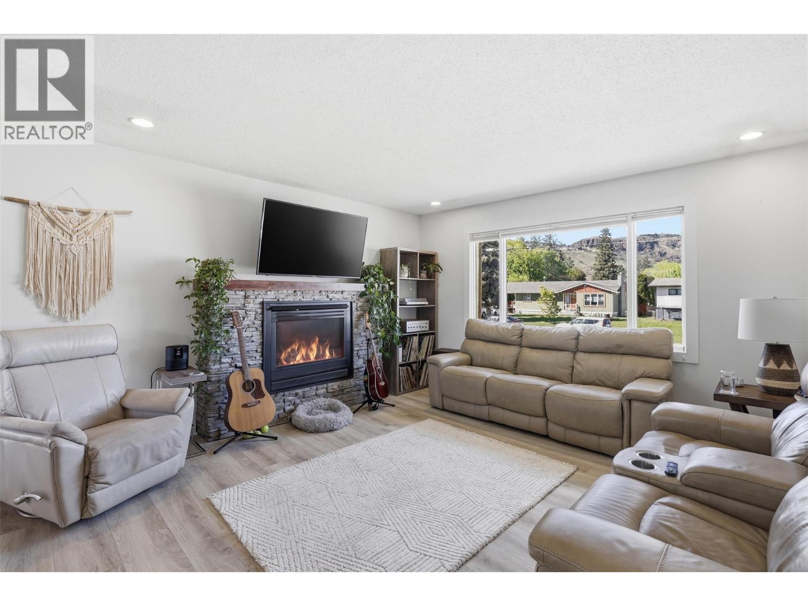 675 sicamore Drive - 5