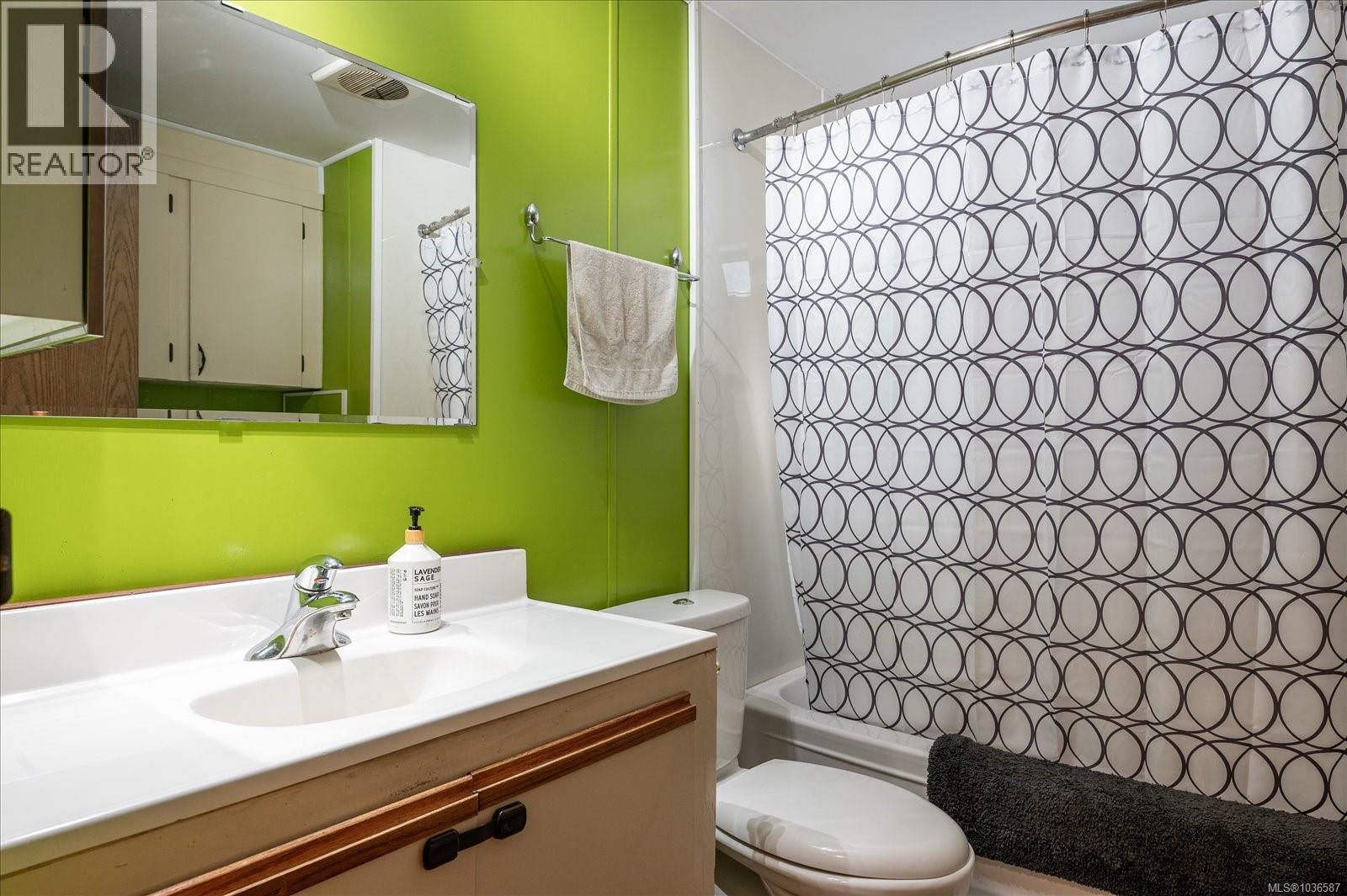 970 Carmen Cres - 17