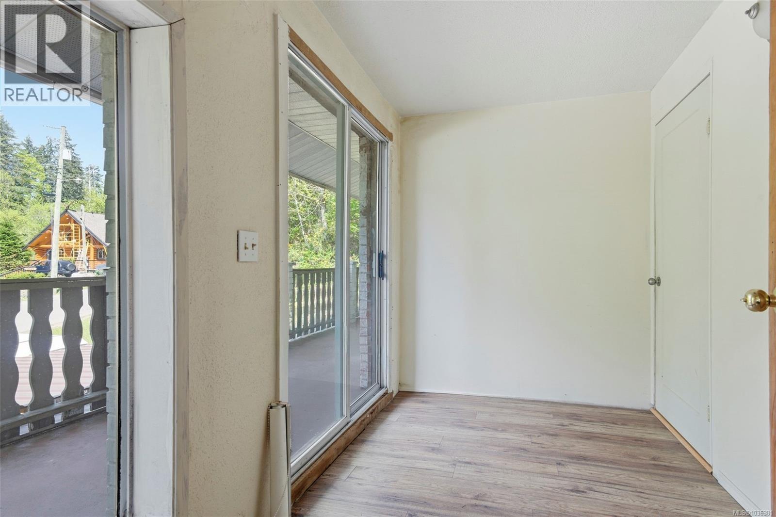 5281 Mary St - 7