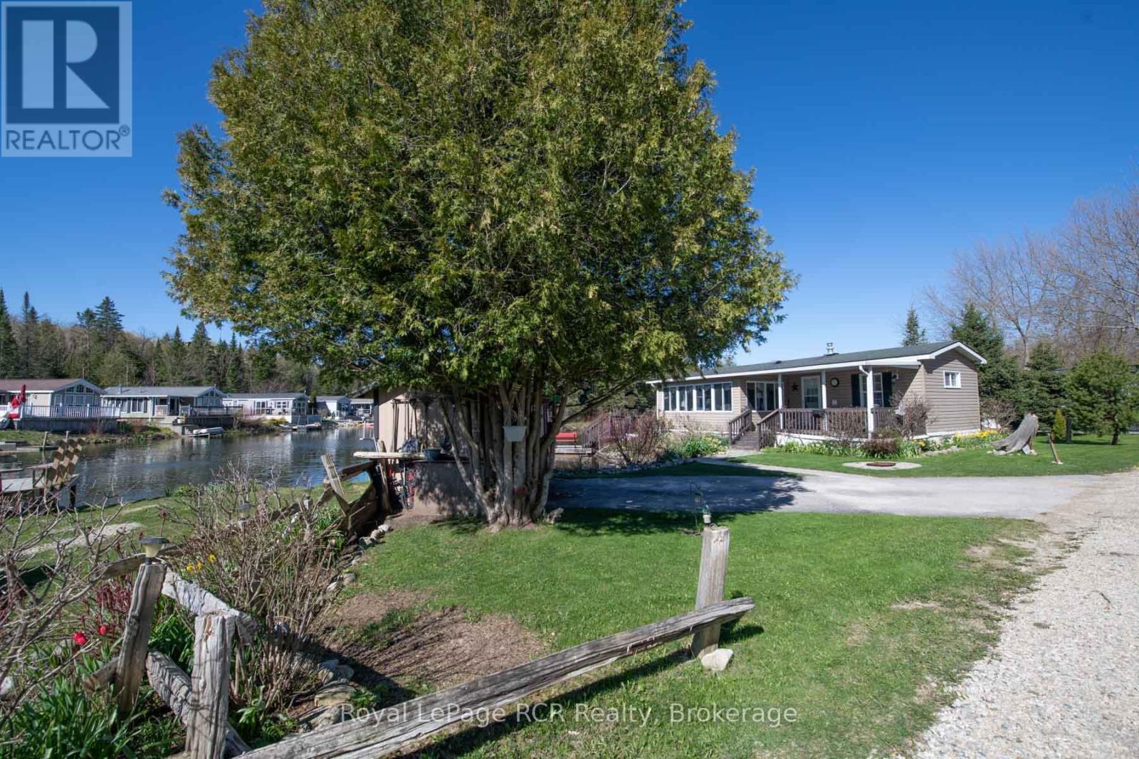 61 LAKESIDE STREET - 12