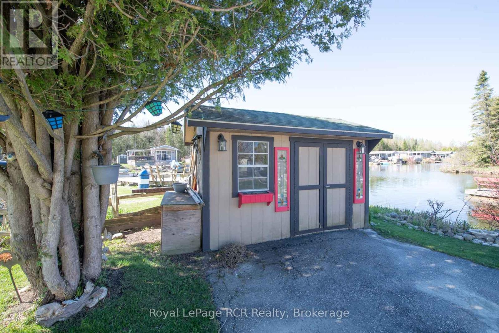 61 LAKESIDE STREET - 13