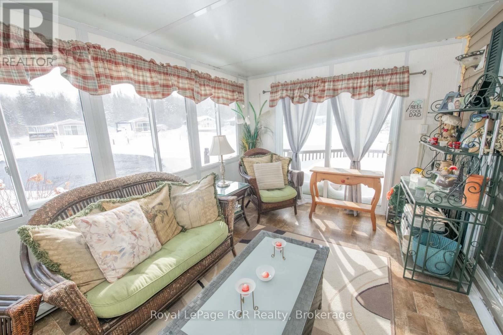 61 LAKESIDE STREET - 24