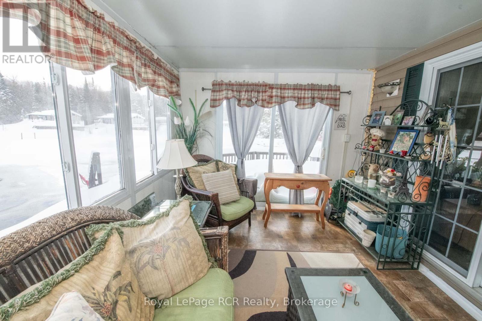 61 LAKESIDE STREET - 25