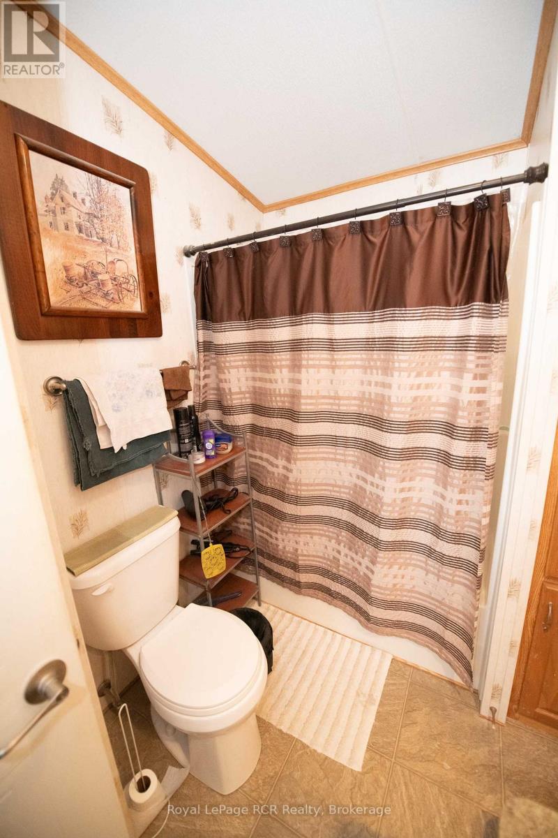 61 LAKESIDE STREET - 28