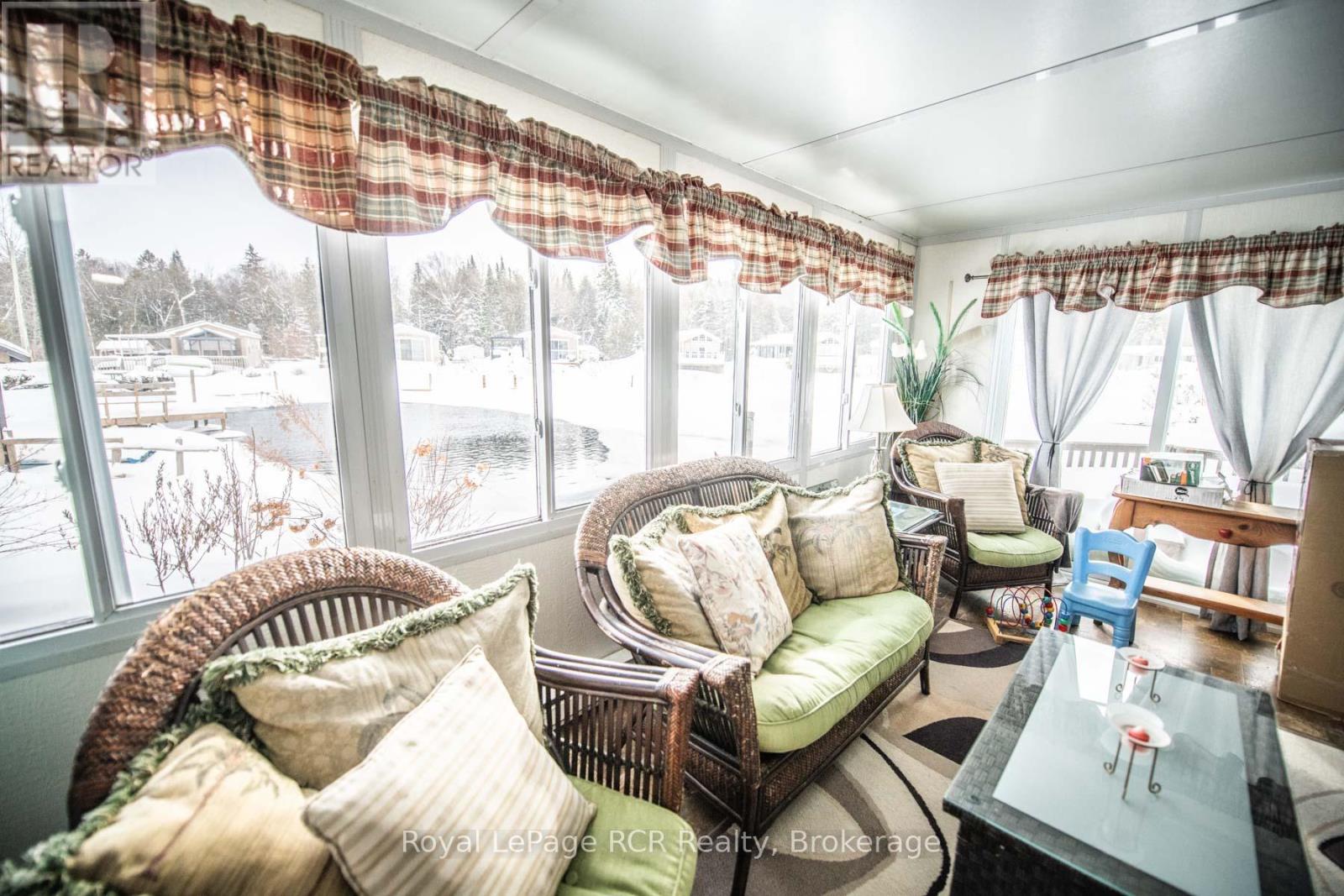 61 LAKESIDE STREET - 30