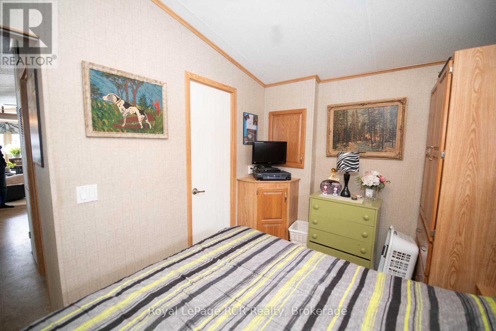 61 LAKESIDE STREET - 33