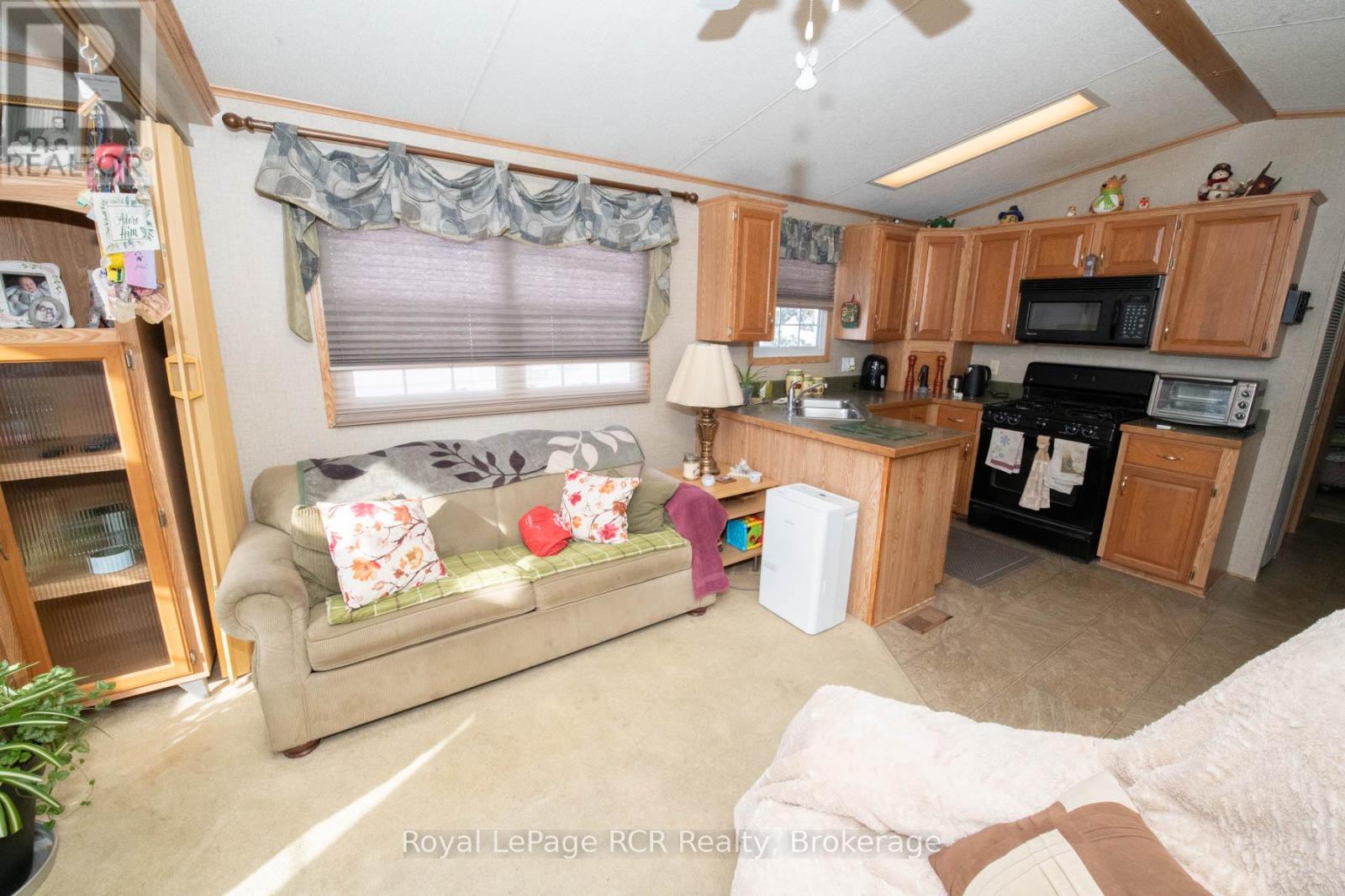 61 LAKESIDE STREET - 39
