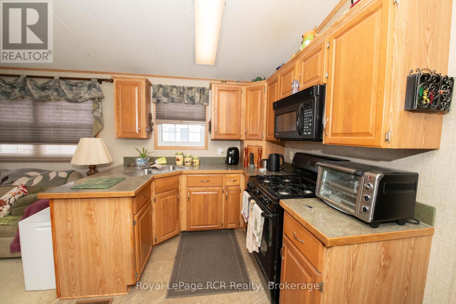 61 LAKESIDE STREET - 42
