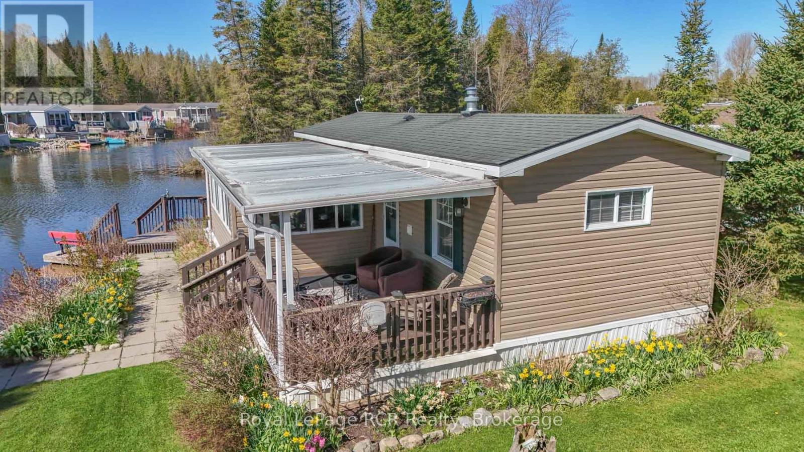 61 LAKESIDE STREET - 9