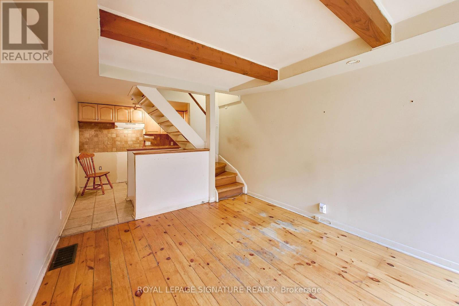 #18 325 JARVIS STREET - 4