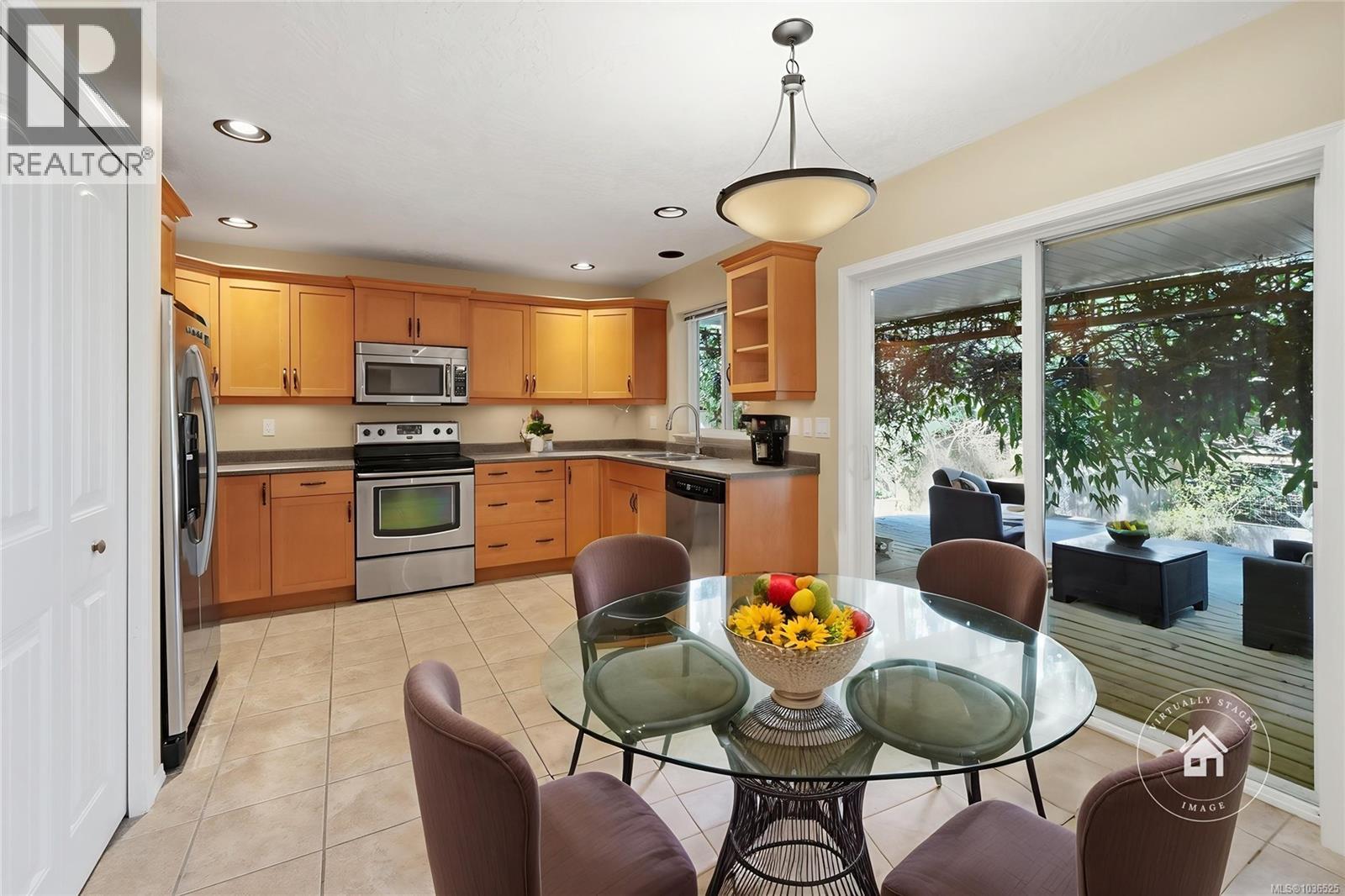 1727 Miama Crt - 4