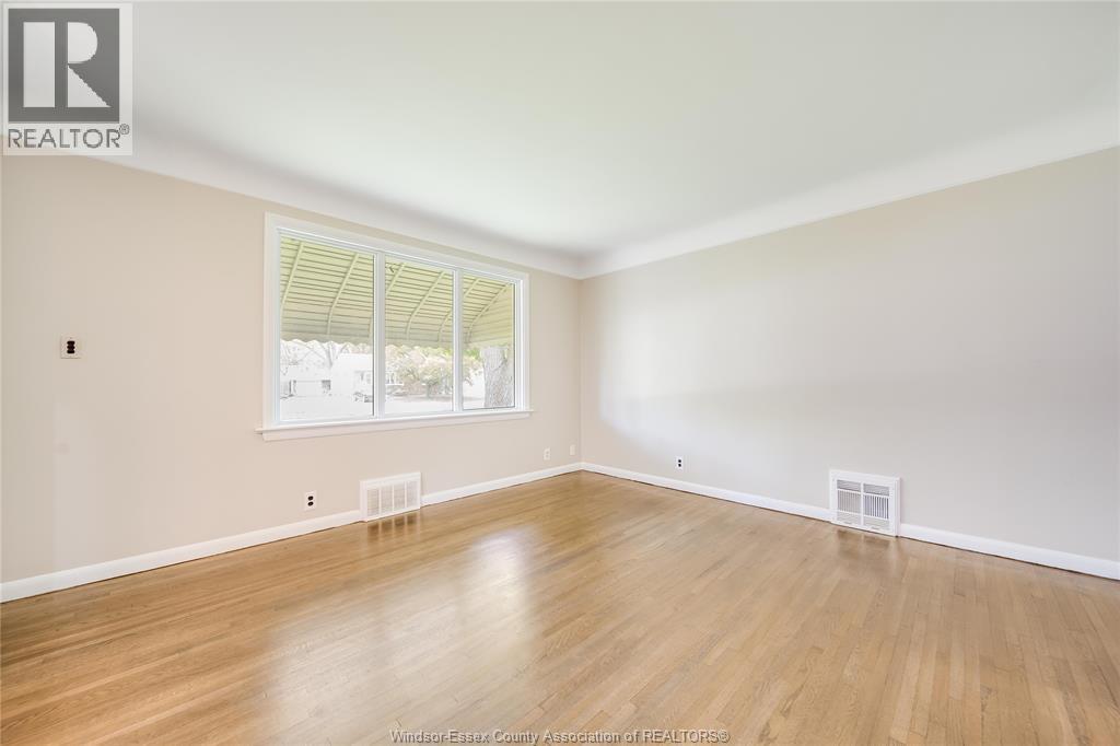 3264 DOMINION BOULEVARD, Windsor, Ontario, N9E2N5 — Photo 4