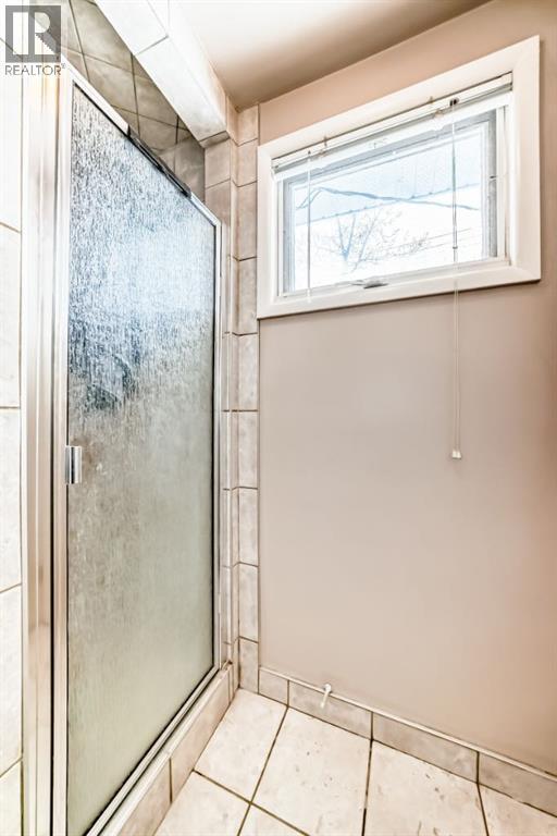 19 Meadowview Road SW - 18
