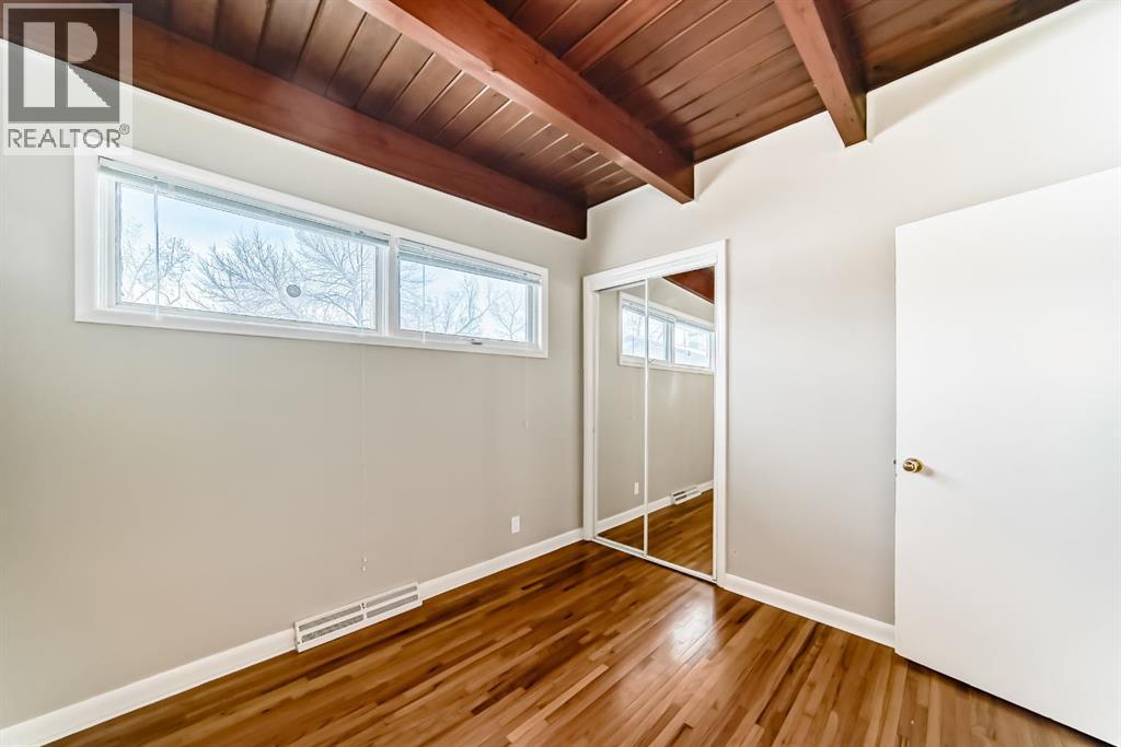 19 Meadowview Road SW - 20