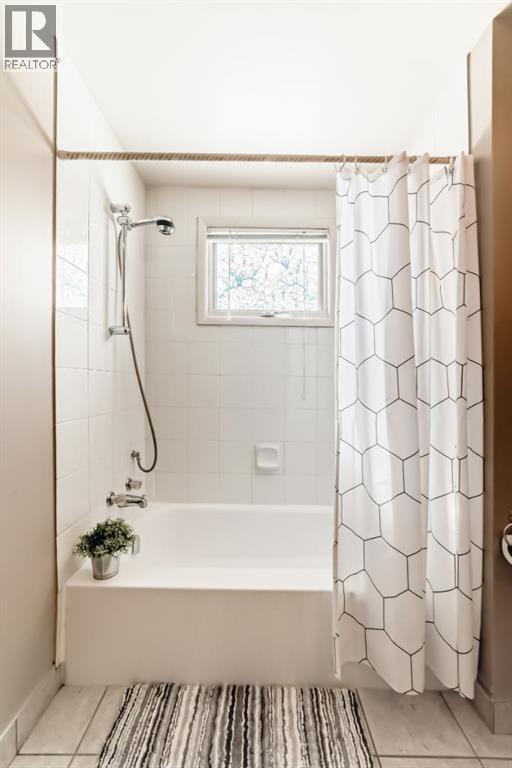 19 Meadowview Road SW - 24