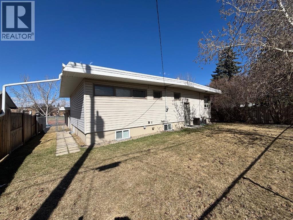19 Meadowview Road SW - 41