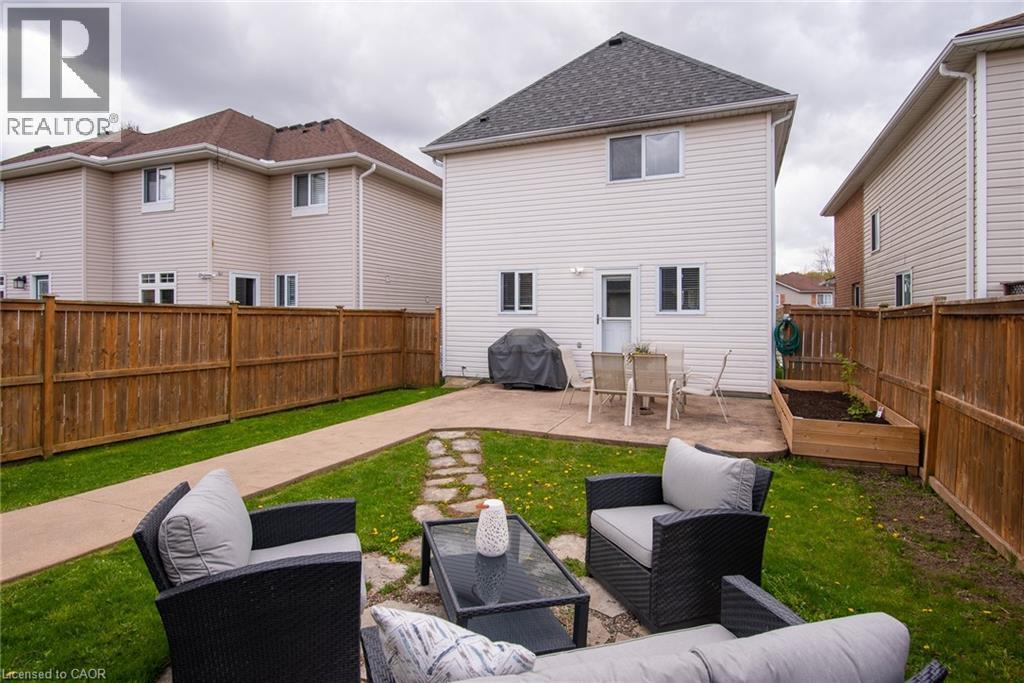 729 BRANDENBURG Boulevard, Waterloo, Ontario, N2T2V4 — Photo 32
