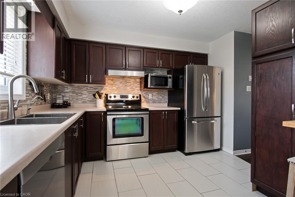729 BRANDENBURG Boulevard, Waterloo, Ontario, N2T2V4 — Photo 14