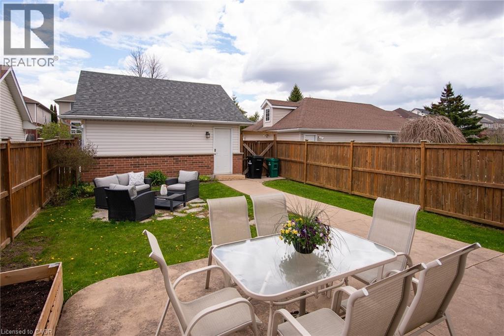 729 BRANDENBURG Boulevard, Waterloo, Ontario, N2T2V4 — Photo 34
