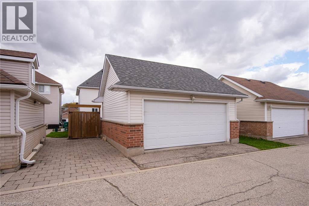 729 BRANDENBURG Boulevard - 33